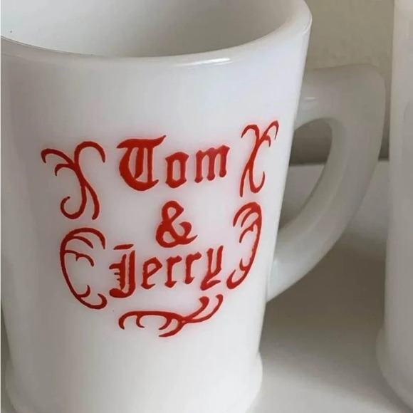 4 McKee Tom and Jerry White Milk Glass Christmas Holiday Coffee Cup Mug Vintage - Picture 4 of 8
